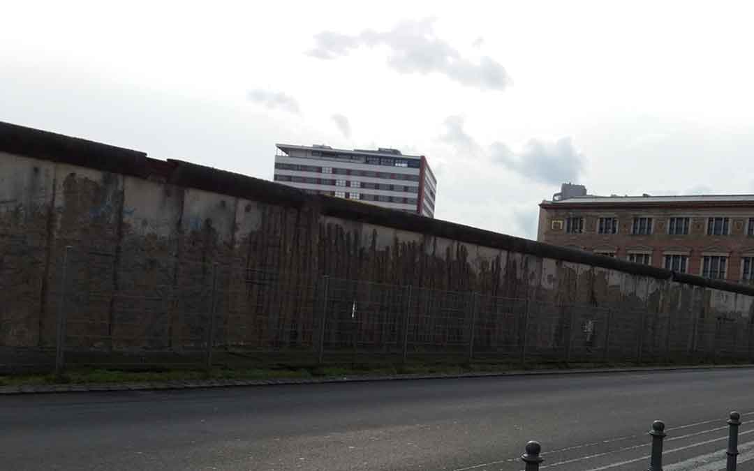 Free tour del Muro de Berlín y la Guerra Fría free tour del muro de berlin y la guerra fria